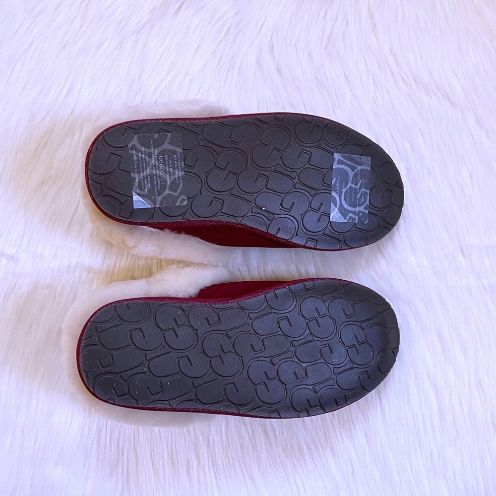 UGG Women’s Moraene Kiss Suede Slippers - Picture 7 of 8